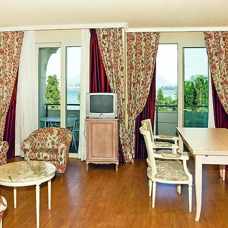 Apartament In With Garage Baveno